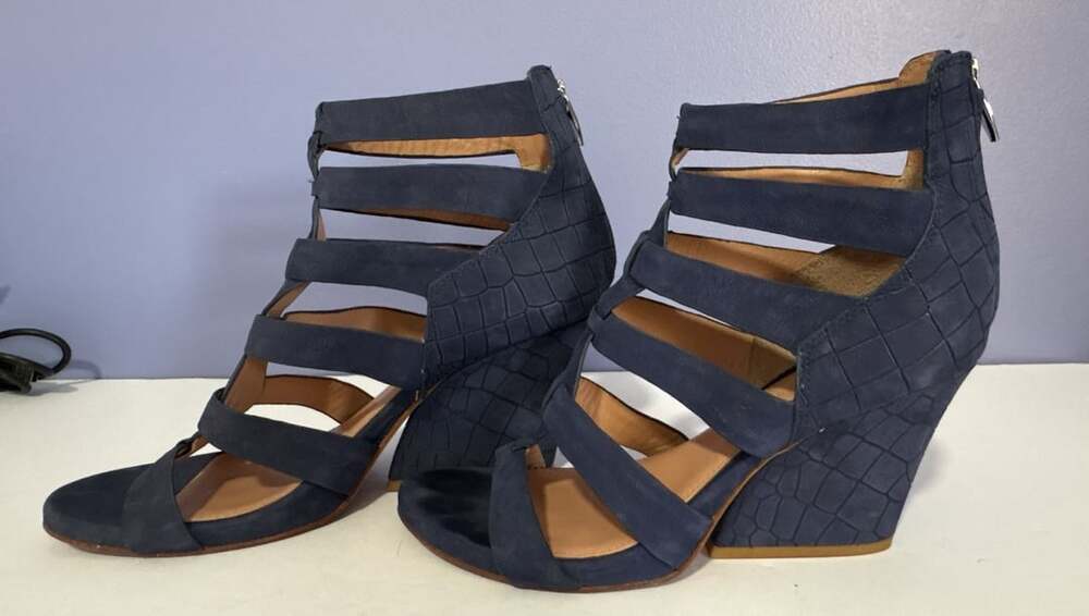 Sigerson Morrison Blue Suede Croc Embossed Strappy Wedge Sandals Size 8